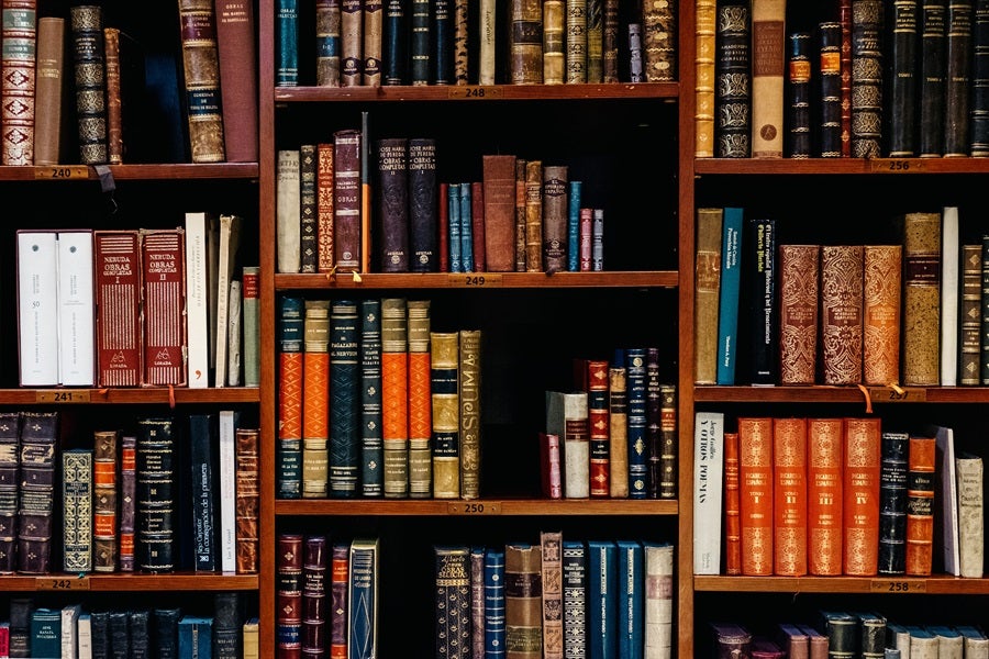 13 Best Real Estate Books for Beginners (2023)