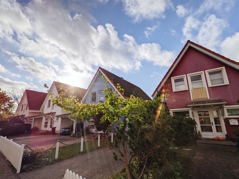 11 Advantages & Disadvantages of Real Estate Investments