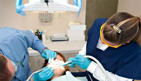 Dental Bonding - What is Teeth Bonding & What to Expect?