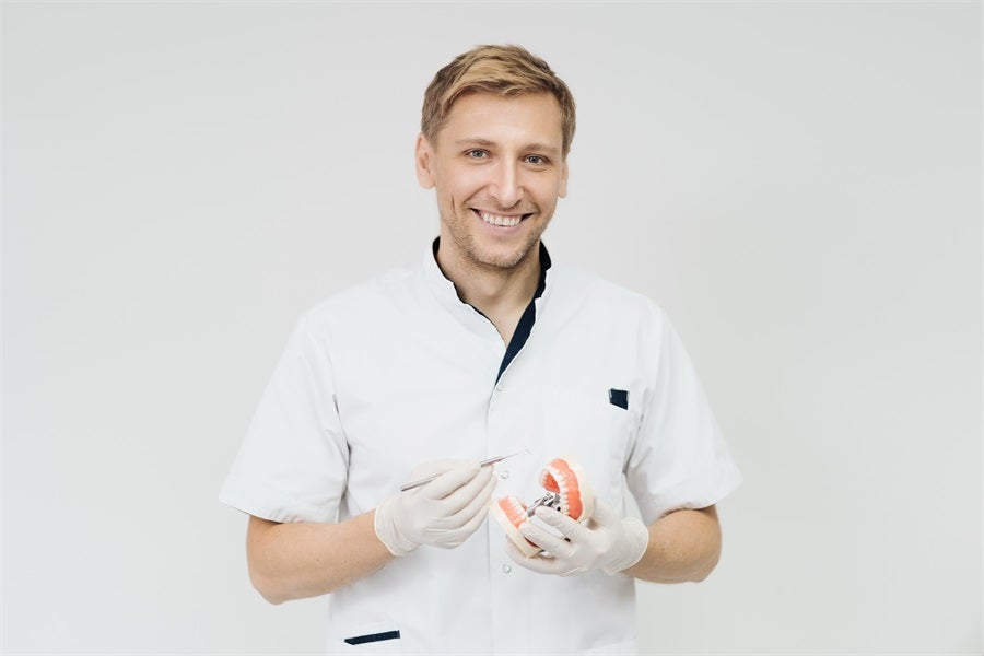 How Video Gaming Habits Can Impact Oral Health: Tips for Gamers to Protect Their Teeth